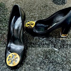 Gorgeous black heels